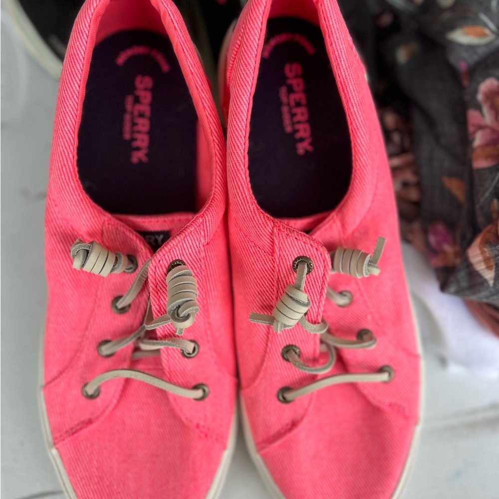 Sperry Women's Vibrant Pink Sneakers